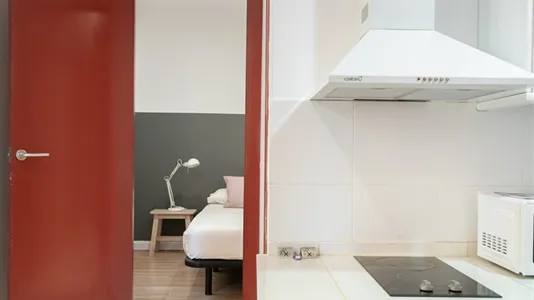 Apartments in Barcelona Ciutat Vella - photo 5