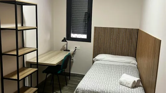 Rooms in León - photo 1