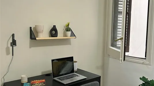 Rooms in Barcelona Sants-Montjuïc - photo 10