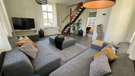 Houses in Alphen aan den Rijn - photo 5