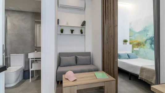 Rooms in el Camí de Vera - photo 10