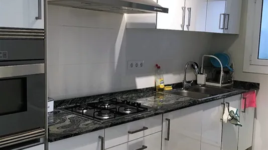 Rooms in Barcelona Sants-Montjuïc - photo 9