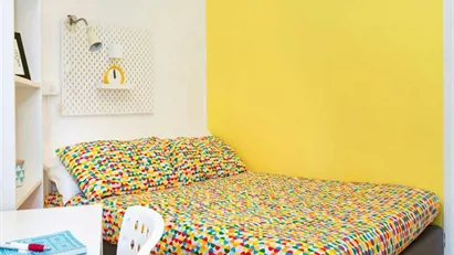 Room for rent in Milano Zona 6 - Barona, Lorenteggio, Milan