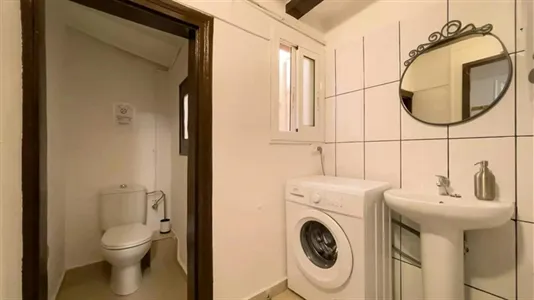 Rooms in Barcelona Ciutat Vella - photo 10