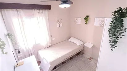 Room for rent in Los Bermejales, Andalucía