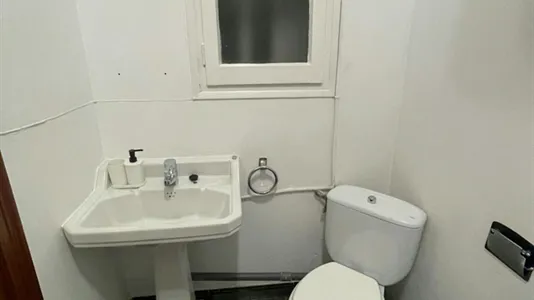 Rooms in Barcelona Eixample - photo 9