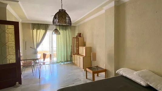 Rooms in Almería - photo 1