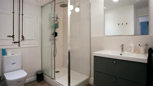 Rooms in Barcelona Ciutat Vella - photo 8