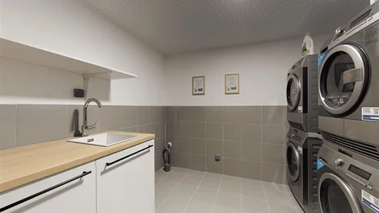 Rooms in Paris 17ème arrondissement - photo 8