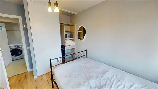 Rooms in Saint-Julien-en-Genevois - photo 4