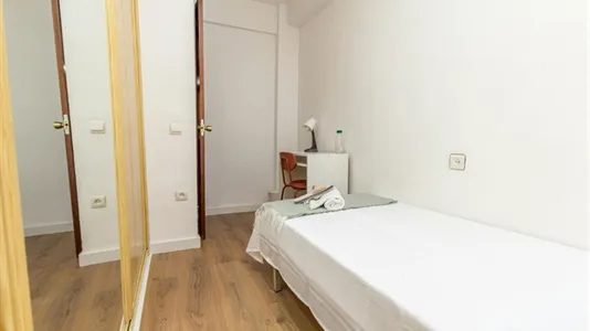 Rooms in Málaga - photo 6