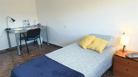 Rooms in Paterna - photo 6