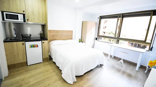 Apartments in Valencia Extramurs - photo 5