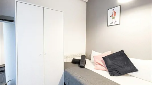 Rooms in Madrid Centro - photo 1