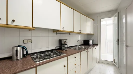 Rooms in Barcelona Sants-Montjuïc - photo 5