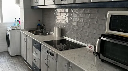 Rooms in Málaga - photo 8