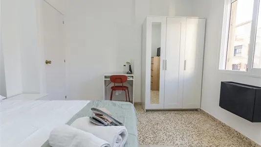 Rooms in Málaga - photo 7