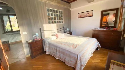 Houses in Montespertoli - photo 2