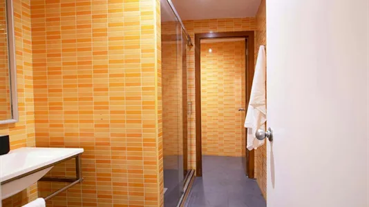 Rooms in Barcelona Ciutat Vella - photo 4