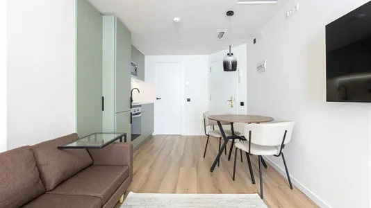 Rooms in Barcelona Sant Martí - photo 4