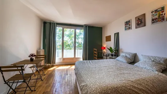 Apartments in Bobigny - photo 2