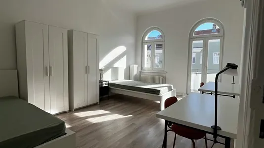 Rooms in Location is not specified - photo 1