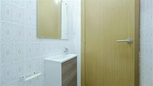 Rooms in Barcelona Ciutat Vella - photo 6