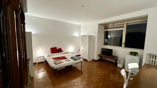 Rooms in Milano Zona 8 - Fiera, Gallaratese, Quarto Oggiaro - photo 1