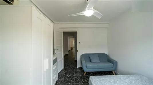 Rooms in el Camí de Vera - photo 4