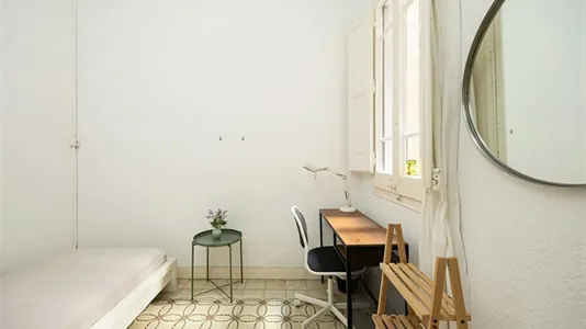Rooms in Barcelona Eixample - photo 4