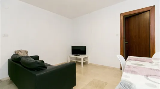 Rooms in Granada - photo 4