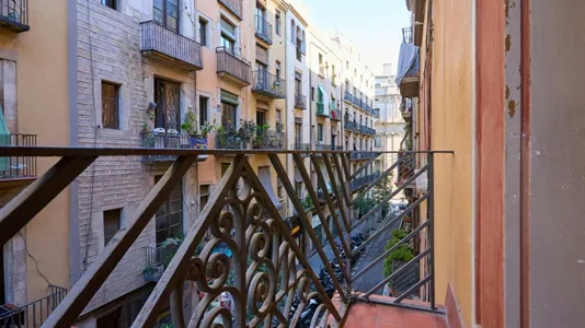 Rooms in Barcelona Ciutat Vella - photo 5