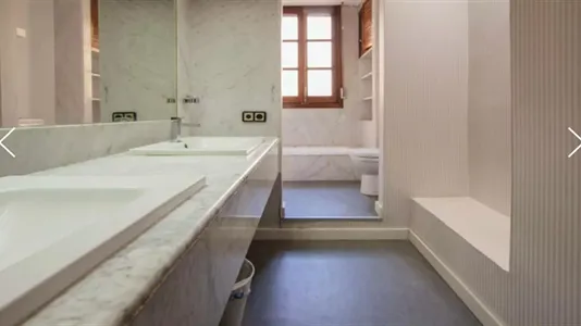 Rooms in Valencia Extramurs - photo 9