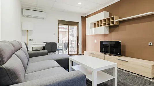 Apartments in Burjassot - photo 1