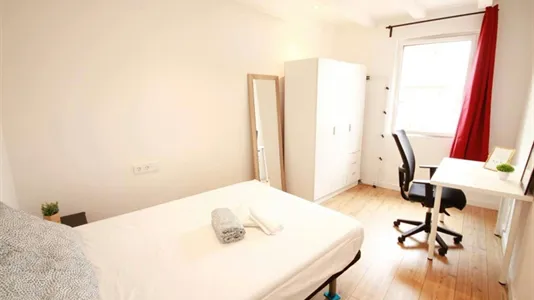 Rooms in Barcelona Sants-Montjuïc - photo 6