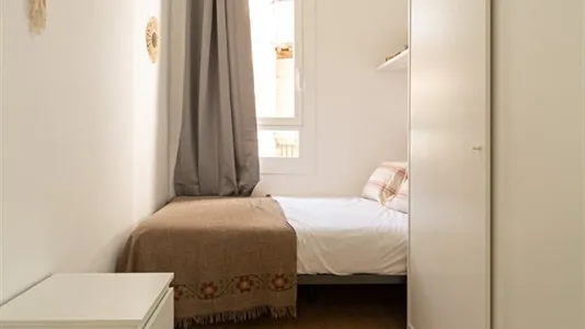 Rooms in Barcelona Ciutat Vella - photo 4
