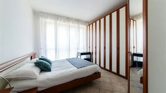 Rooms in Milano Zona 2 - Stazione Centrale, Gorla, Turro, Greco, Crescenzago - photo 2