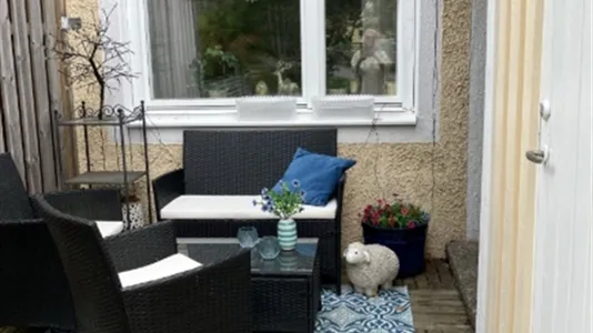 Houses in Huddinge - photo 1