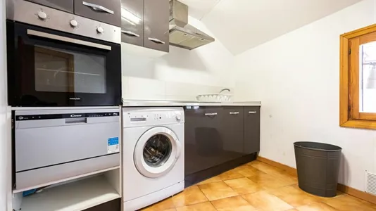 Rooms in Madrid Centro - photo 8