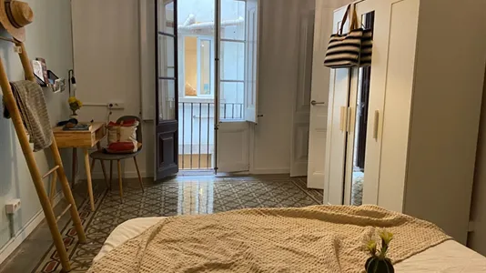 Rooms in Barcelona Ciutat Vella - photo 7