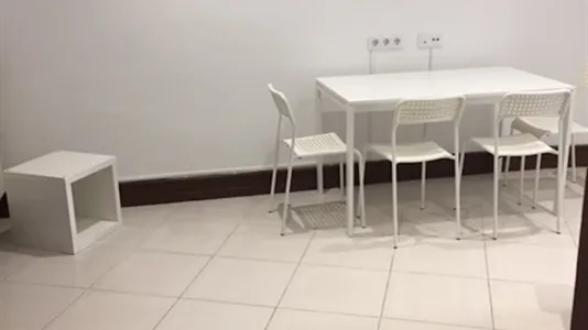 Rooms in Barcelona Ciutat Vella - photo 7