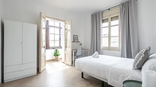 Rooms in Barcelona Eixample - photo 4