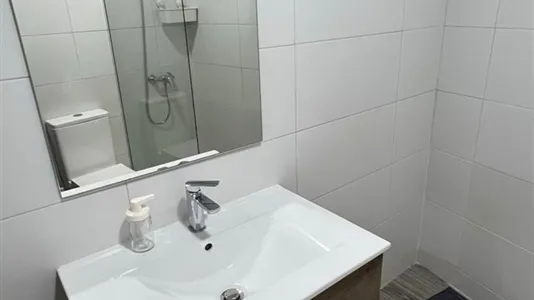 Rooms in Madrid Centro - photo 4