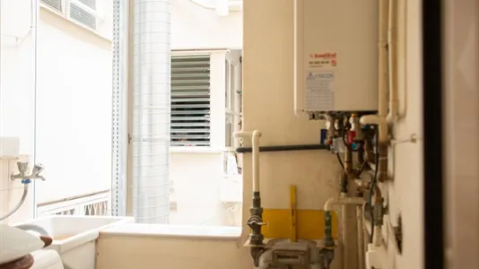 Rooms in Barcelona Eixample - photo 5