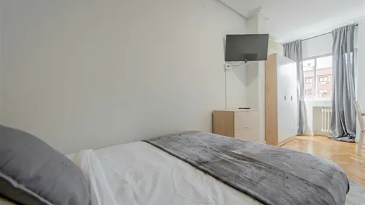 Rooms in Madrid Retiro - photo 2