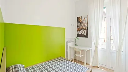 Room for rent in Milano Zona 6 - Barona, Lorenteggio, Milan