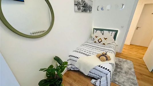 Rooms in Zaragoza - photo 3