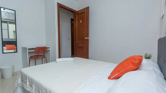 Rooms in Málaga - photo 4