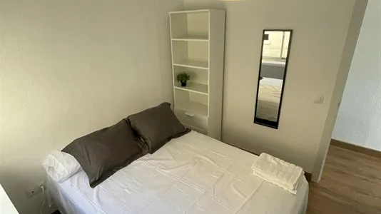 Rooms in Málaga - photo 4