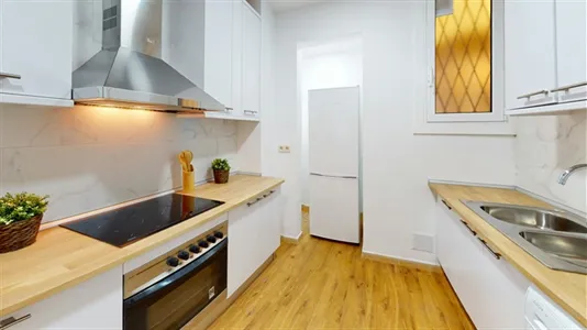 Rooms in Barcelona Eixample - photo 10